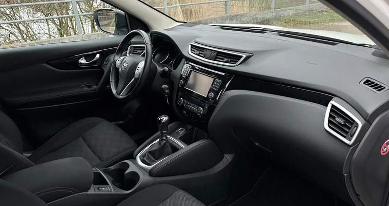 Nissan Qashqai cena 57900 przebieg: 120000, rok produkcji 2017 z Wrocław małe 562